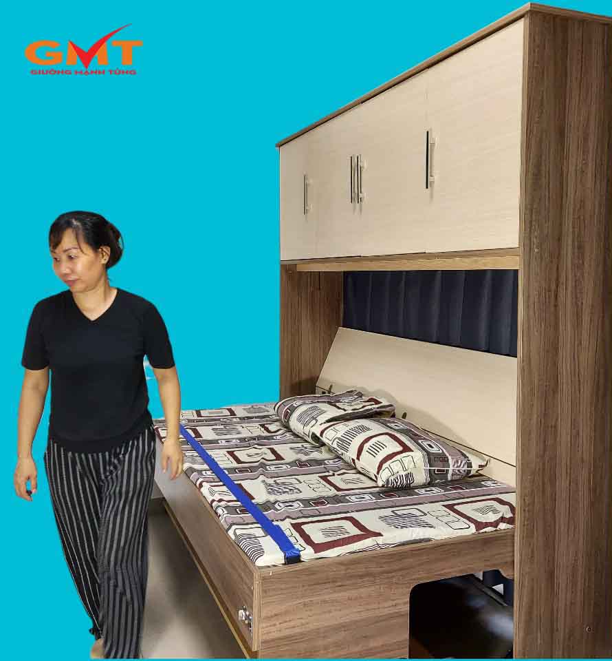 Giường gấp kết hợp bàn làm việc Mạnh Tùng tiện lợi, thiết kế thông minh tiết kiệm diện tích.
